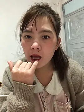 Maymay97 online show from December 2025 12:00:01 PM