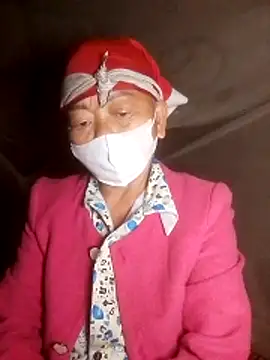 VangLe73 online show from October 2025 07:42:02 PM