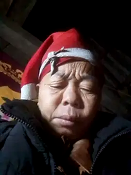 VangLe73 online show from November 2025 09:41:02 PM