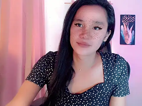 Snapshot of Amayahugecock1 chatting on December 2025 06:18:01 AM Amayahugecock1 online show from December 2025 06:18:01 AM