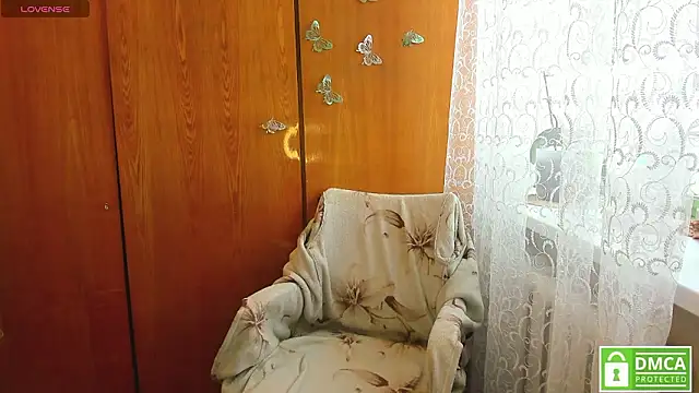 Snapshot of AlinaMors chatting on March 2026 10:32:02 AM AlinaMors online show from March 2026 10:32:02 AM