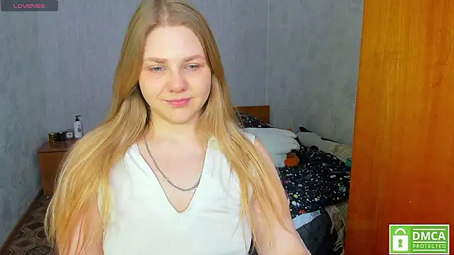 Snapshot of AlinaMors chatting on March 2026 10:31:01 AM AlinaMors online show from March 2026 10:31:01 AM