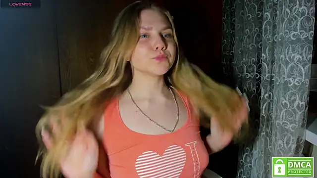 Snapshot of AlinaMors chatting on April 2026 11:11:02 PM AlinaMors online show from April 2026 11:11:02 PM