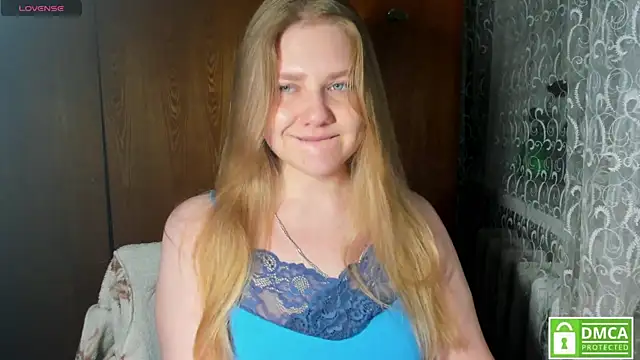 Snapshot of AlinaMors chatting on April 2026 09:18:02 PM AlinaMors online show from April 2026 09:18:02 PM