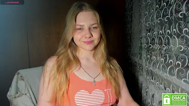 Snapshot of AlinaMors chatting on April 2026 08:55:02 PM AlinaMors online show from April 2026 08:55:02 PM