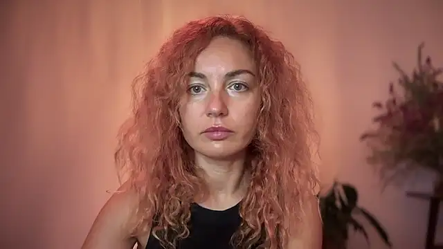 Reddgiirl online show from October 2025 06:52:02 PM