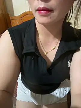 Snapshot of Moan_Mary chatting on June 2026 02:32:02 PM Moan Mary online show from June 2026 02:32:02 PM