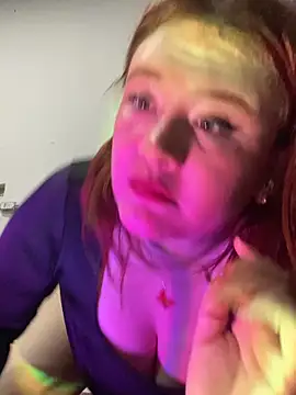 Snapshot of AliaMiller_ chatting on March 2026 03:01:01 AM AliaMiller online show from March 2026 03:01:01 AM