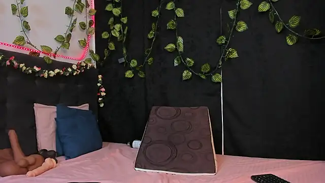 Snapshot of Delilah_85 chatting on February 2026 11:19:02 PM Delilah 85 online show from February 2026 11:19:02 PM