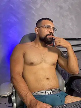 vincentjaxon online show from April 2026 08:20:02 PM