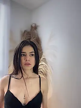 Snapshot of Sofi_Leal chatting on October 2025 12:36:02 PM Sofi Leal online show from October 2025 12:36:02 PM