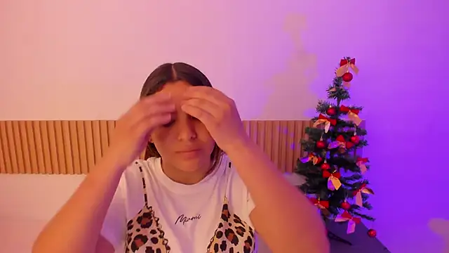 OliviaSweett online show from December 2025 07:40:02 PM