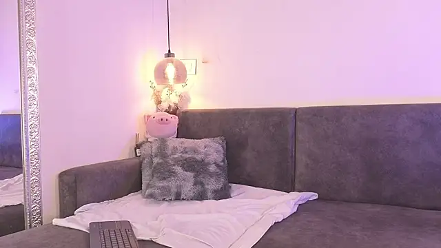 littlee Sophi  online show from December 2025 12:07:02 AM