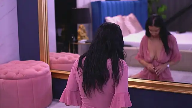 Snapshot of FrancescaDante chatting on April 2026 07:14:01 AM FrancescaDante online show from April 2026 07:14:01 AM