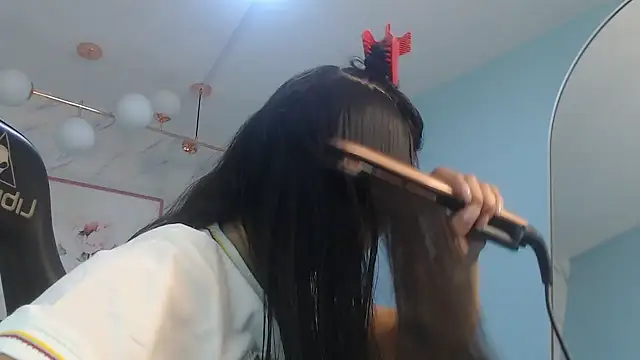 victoria hernandez t  online show from March 2026 01:06:01 PM