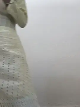 Snapshot of Alia-00 chatting on October 2025 04:05:02 AM Alia-00 online show from October 2025 04:05:02 AM