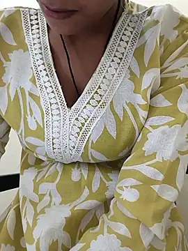 Snapshot of Alia-00 chatting on November 2025 04:03:02 AM Alia-00 online show from November 2025 04:03:02 AM