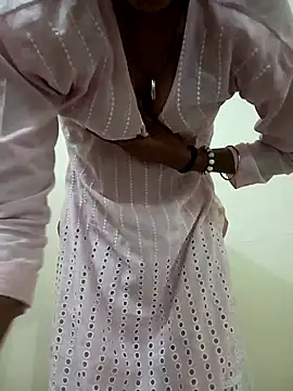 Snapshot of Alia-00 chatting on November 2025 04:13:02 AM Alia-00 online show from November 2025 04:13:02 AM