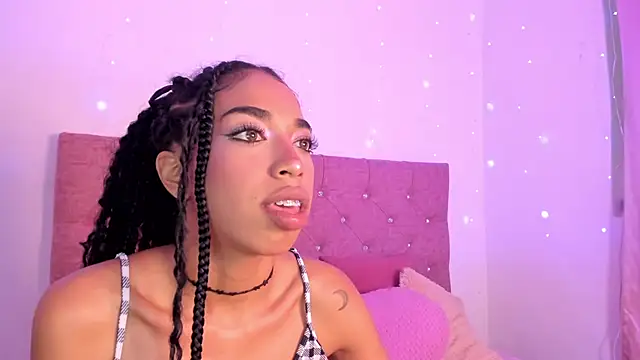 Snapshot of dulce_brown01 chatting on May 2026 02:55:01 PM dulce brown01 online show from May 2026 02:55:01 PM