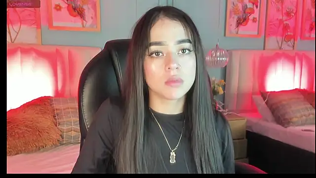 Snapshot of TifannyWolf_ chatting on November 2025 03:15:01 AM TifannyWolf online show from November 2025 03:15:01 AM