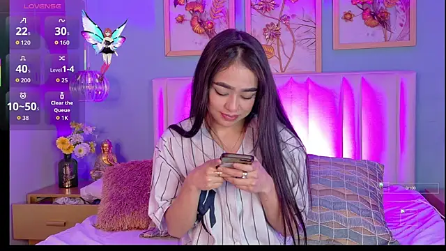 Snapshot of TifannyWolf_ chatting on November 2025 04:33:02 AM TifannyWolf online show from November 2025 04:33:02 AM