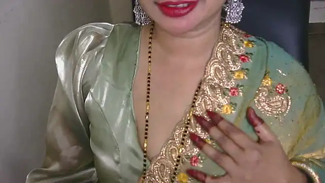 Snapshot of QUEEN_SAKHI- chatting on October 2025 06:07:01 PM QUEEN SAKHI- online show from October 2025 06:07:01 PM