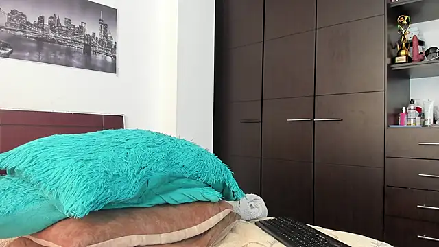 AntonyDAngelo25 online show from January 2026 06:13:02 PM