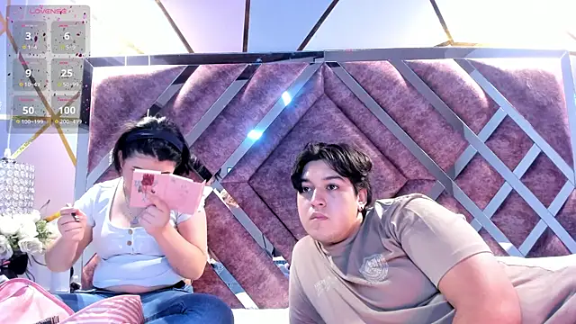 Snapshot of EmilyANDrew_ chatting on November 2025 05:29:02 AM EmilyANDrew online show from November 2025 05:29:02 AM