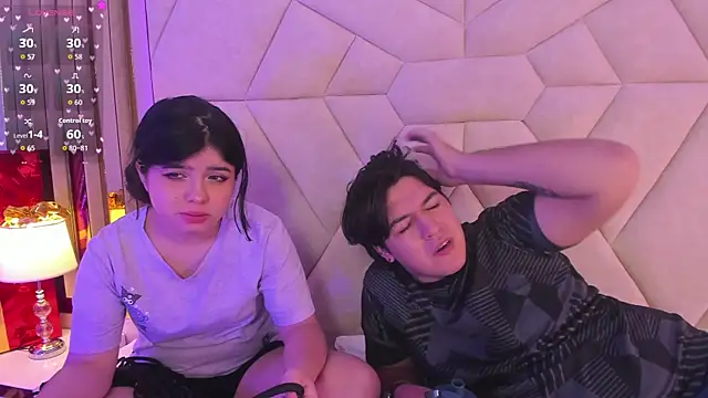 Snapshot of EmilyANDrew_ chatting on December 2025 04:50:02 AM EmilyANDrew online show from December 2025 04:50:02 AM