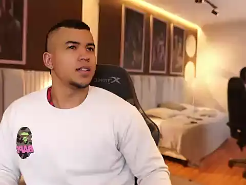 Thiago Valente online show from September 2025 12:51:02 PM