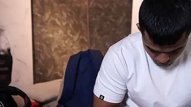 Thiago Valente online show from October 2025 12:50:02 PM