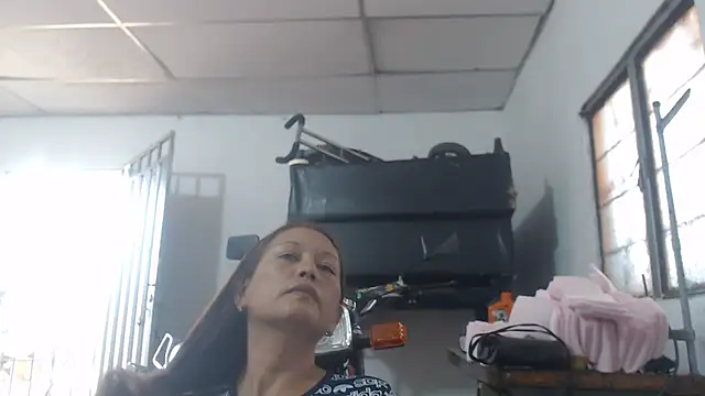 marinita13 online show from November 2025 05:11:01 PM