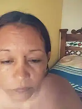 marinita13 online show from January 2026 04:45:01 PM