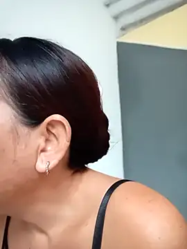 marinita13 online show from February 2026 02:07:01 PM