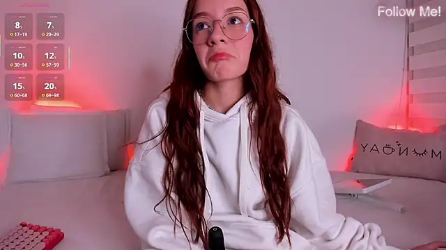 Snapshot of Ellie_lowell chatting on January 2026 03:20:01 AM Ellie lowell online show from January 2026 03:20:01 AM