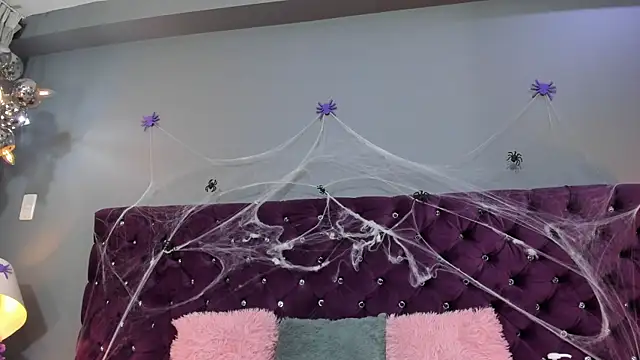 RedAngel1- online show from October 2025 04:46:01 AM