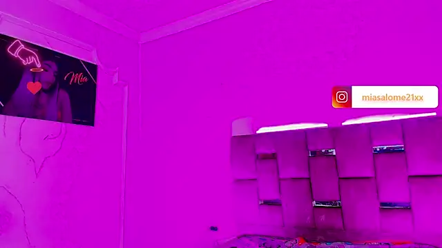 Snapshot of LADY-HOT-SEXY- chatting on December 2025 08:48:01 PM LADY-HOT-SEXY- online show from December 2025 08:48:01 PM