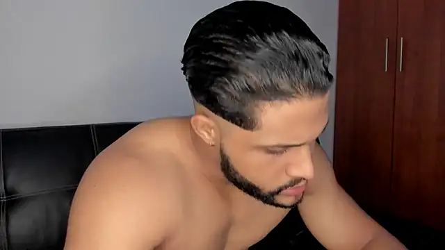 Snapshot of Pier_Simons chatting on February 2026 07:18:01 AM Pier Simons online show from February 2026 07:18:01 AM