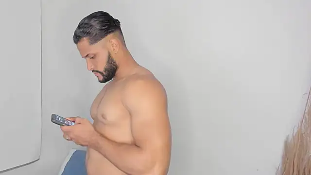 Snapshot of Pier_Simons chatting on February 2026 07:52:01 AM Pier Simons online show from February 2026 07:52:01 AM