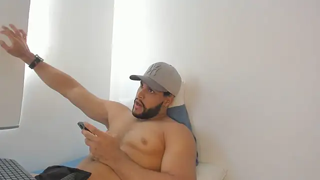 Snapshot of Pier_Simons chatting on March 2026 10:01:01 PM Pier Simons online show from March 2026 10:01:01 PM