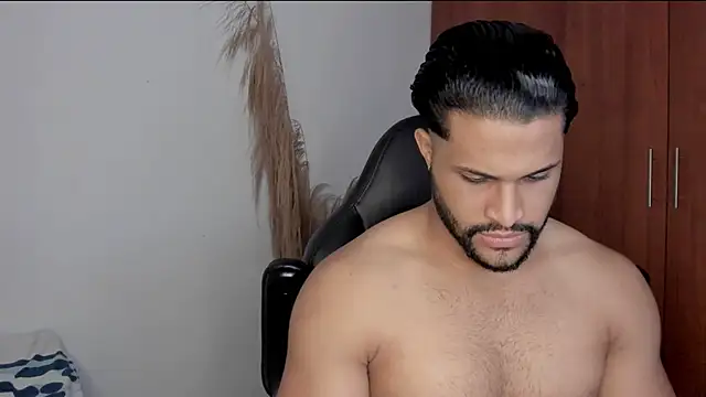 Snapshot of Pier_Simons chatting on July 2026 05:34:01 AM Pier Simons online show from July 2026 05:34:01 AM