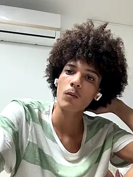 Snapshot of Max_Rain chatting on December 2025 03:45:02 AM Max Rain online show from December 2025 03:45:02 AM