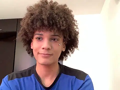 Max Rain online show from April 2026 09:38:01 PM