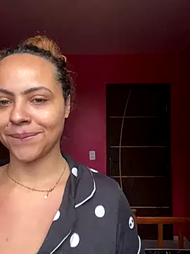 Snapshot of Chloe_Leaozinho chatting on October 2025 06:16:02 PM Chloe Leaozinho online show from October 2025 06:16:02 PM