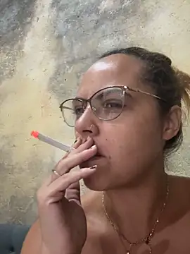 Chloe Leaozinho online show from March 2026 04:02:02 PM