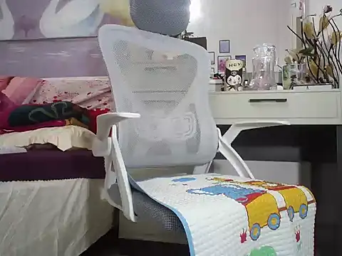 Snapshot of lyly_asian chatting on November 2025 12:33:01 AM lyly asian online show from November 2025 12:33:01 AM