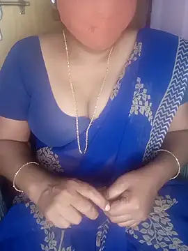 Jessi 25 online show from November 2025 05:01:02 PM