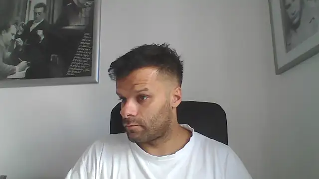 Snapshot of FROCETTO93 chatting on September 2025 06:46:01 AM FROCETTO93 online show from September 2025 06:46:01 AM