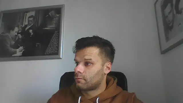 Snapshot of FROCETTO93 chatting on October 2025 06:13:01 AM FROCETTO93 online show from October 2025 06:13:01 AM