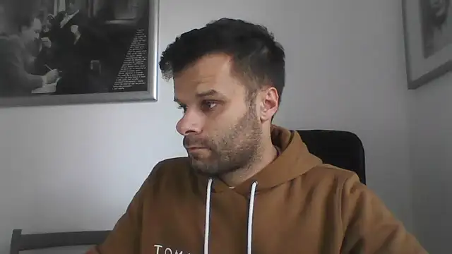 Snapshot of FROCETTO93 chatting on October 2025 01:56:02 PM FROCETTO93 online show from October 2025 01:56:02 PM